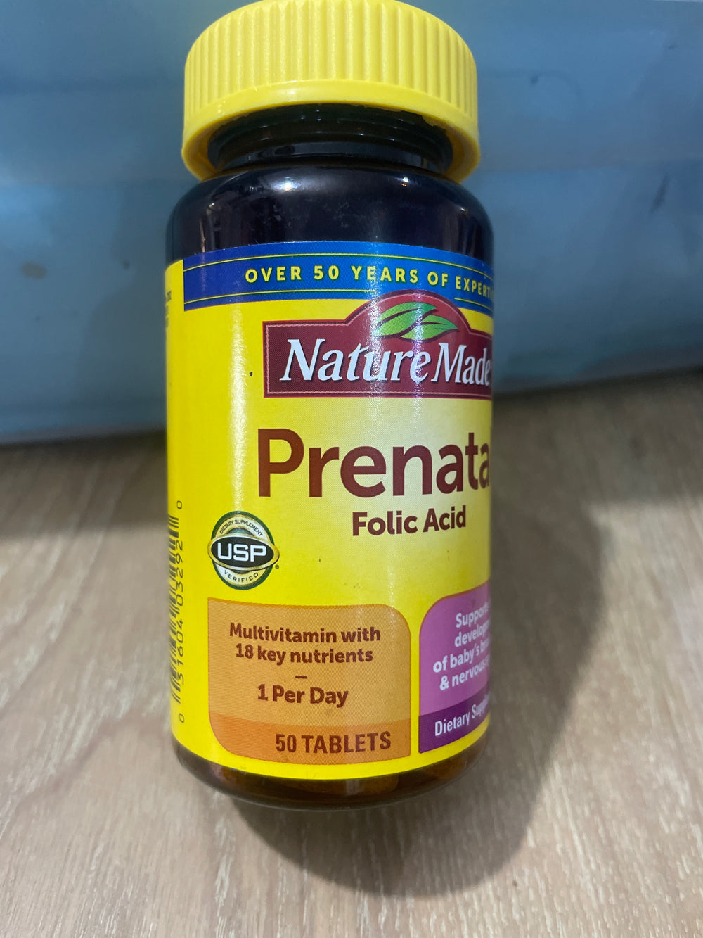 Multivitamine prénatale faite par la nature avec de l'acide folique, de la vitamine prénatale et un supplément  50 tablette DLC: Jul25