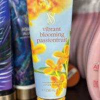 VICTORIA SECRET VIBRANT BLOOMING PASSIONFRUIT 236ML
