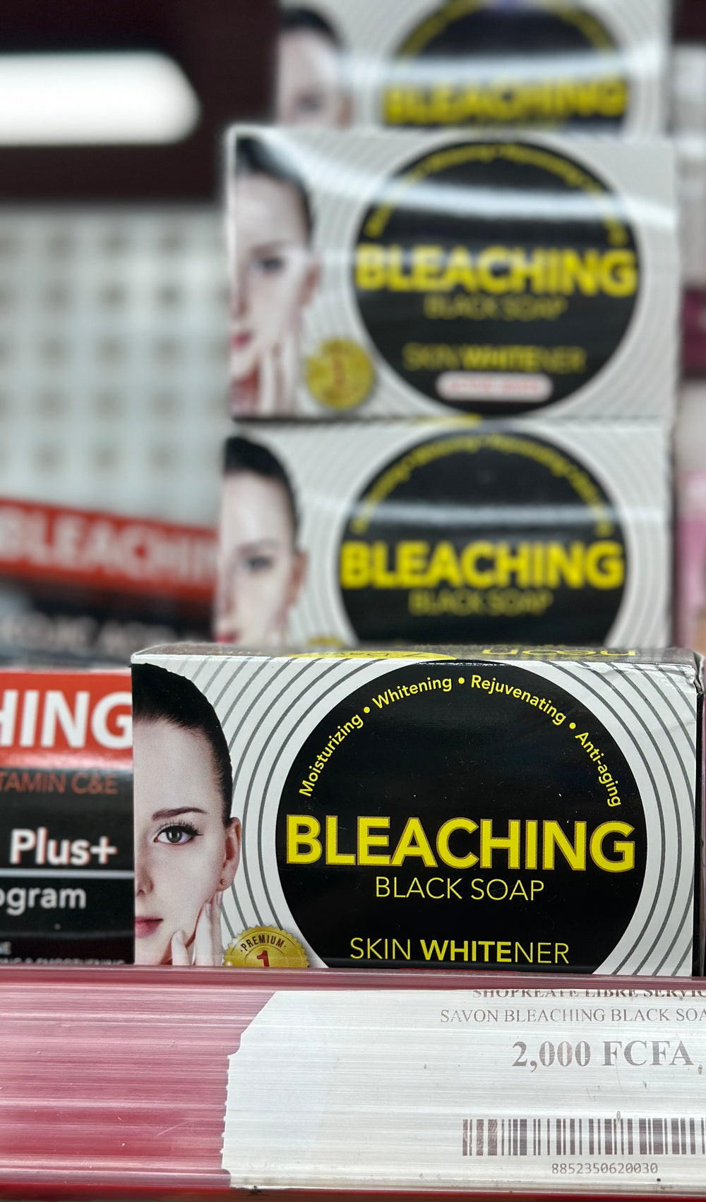 SAVON BLEACHING BLACK SOAP 135G