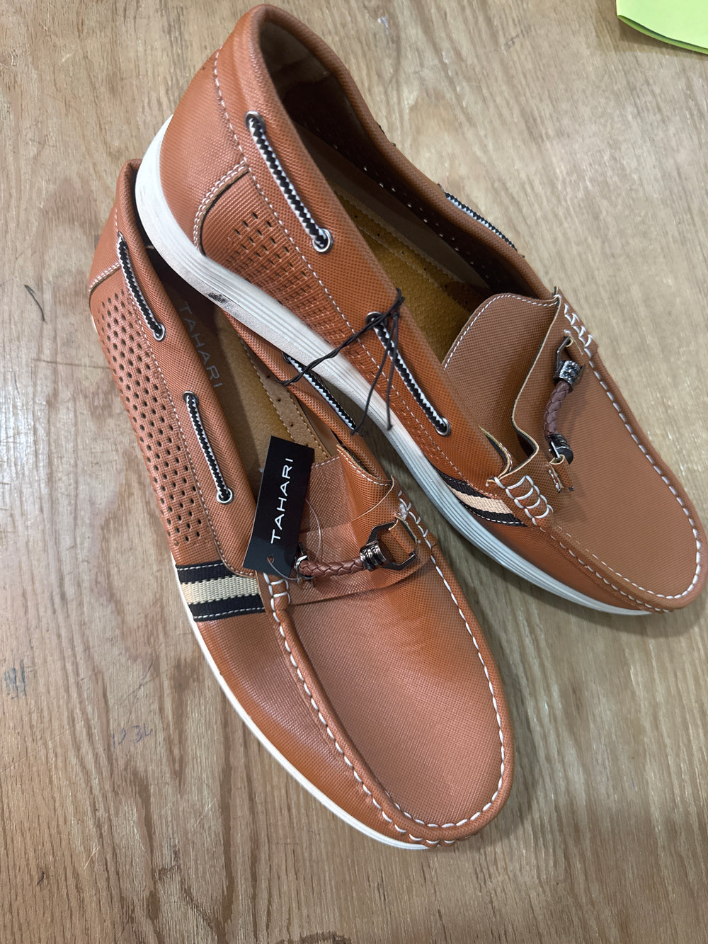 Mocassin Tahari Size 13