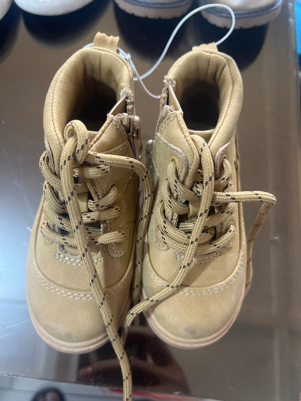 Cat & Jack boot P5 / 23