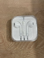 
              Adaptateur et Écouteur
            