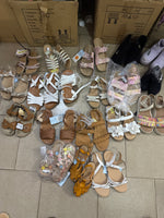 
              Chaussures Arrivage MM1227 Lot de 8,000 Fcfa
            