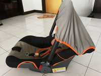 
              Porte-bébé Aldo avec siège d'auto commission
            