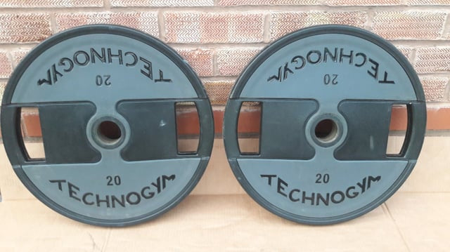 2 x 20KG OLYMPIC TECHNOGYM WEIGHT PLATES - 2 Inch Holes