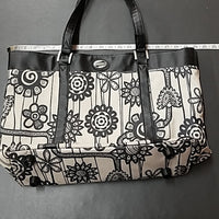 
              American tourister hand bag price
            