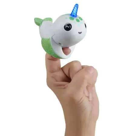 Fingerlings Light-up Narwhal - Glow in the Dark - Raya (Exclusive) - Friendly In