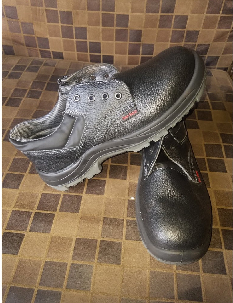 Safety Shoes S3 Steel Toe Cap and Steel Sole Taille 39 (Chaussures de sécurité S3 - Embout en acier et semelle en acier)