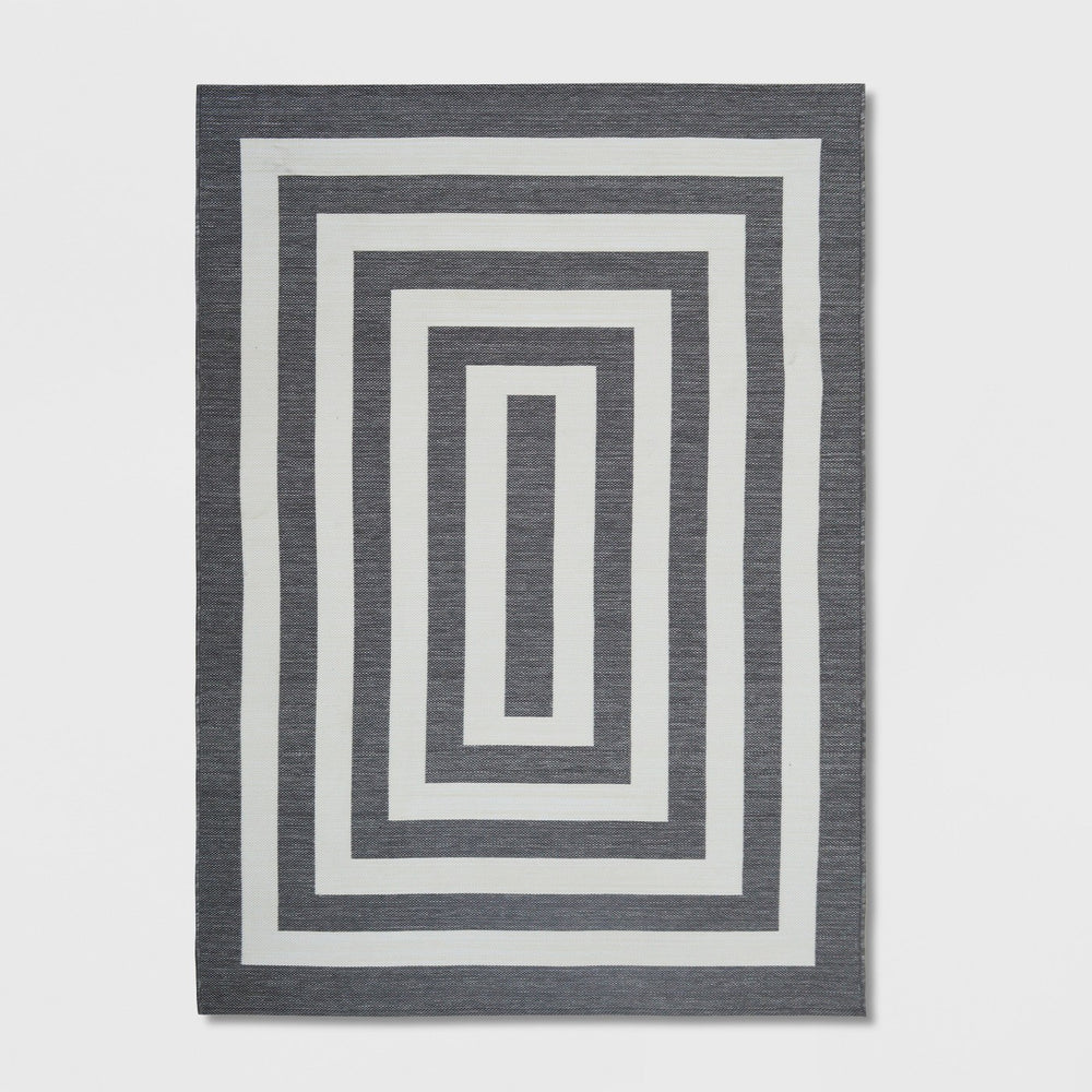 5' x 7' Mitre Stripe Outdoor Rug Gray - Project 62