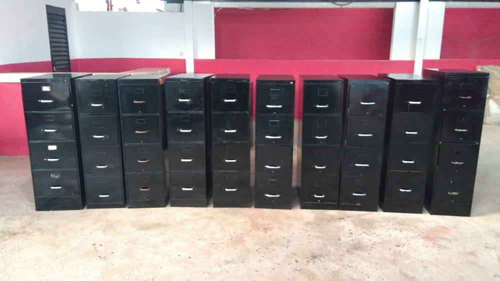 Black Filing Cabinet/Classeurs Noirs