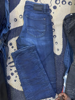 
              Jeans Pantalon Sunu
            