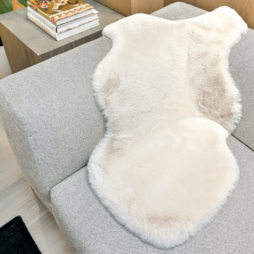 Copie de Mon Chateau Luxe Faux Fur Rug Light Grey