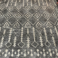 Tapis/ Lot de 140,000 FCFA Taille 238cm X 304cm