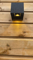 
              Applique LED dimmable - Cube
            