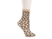 
              MEMOI SNAKE & LEOPARD FISHNET WOMEN'S ANKLE SOCKS
            