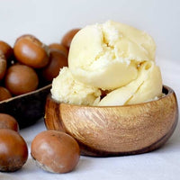 
              Pommade à base de Beurre de karité , petite boîte
            