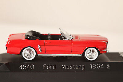 Motormax 1:43 Scale Die-cast 1954 1/2 Ford Mustang Convertible