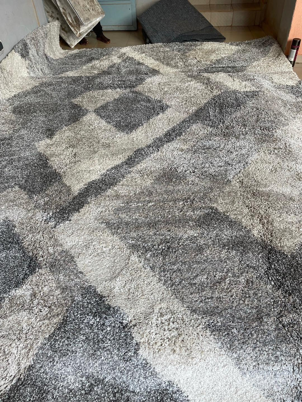 Tapis Thomasville Bali Geo Gray and ivory beigne 289cm X 400cm. MOUA