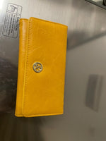 
              Pochettes ( black ; beige ; orange ; Red ; punk)
            