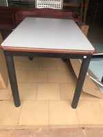 
              WMU Used Table Longueur:115/ Largeur:75cm/ Hauteur:75cm
            