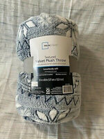 
              Mainstays Textured Velvet Plush  50" x 60"-New
            